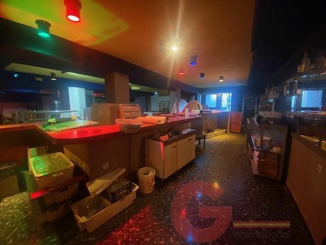 Erhverv til salg i Otivar - € 675.000 (Ref: 9807499)