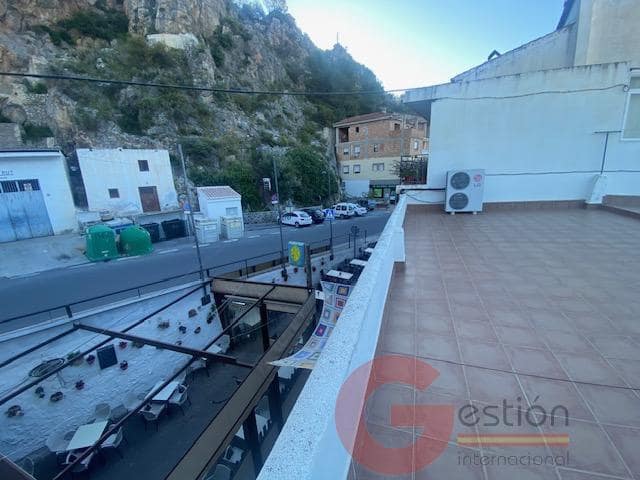 Erhverv til salg i Otivar - € 675.000 (Ref: 9807499)