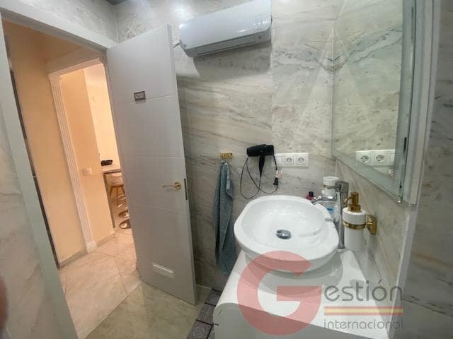 Studio for sale in Torrox-Costa with pool - € 185,000 (Ref: 9808077)