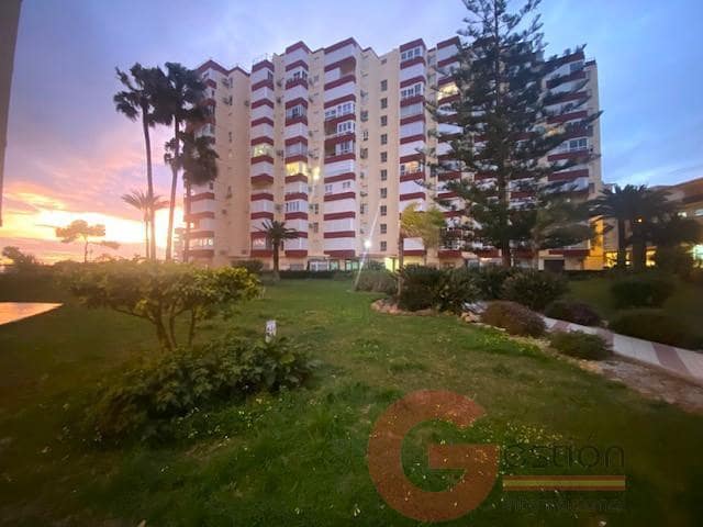 Studio for sale in Torrox-Costa with pool - € 185,000 (Ref: 9808077)