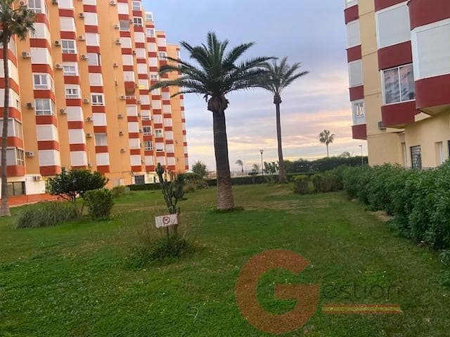 Studio for sale in Torrox-Costa with pool - € 185,000 (Ref: 9808077)