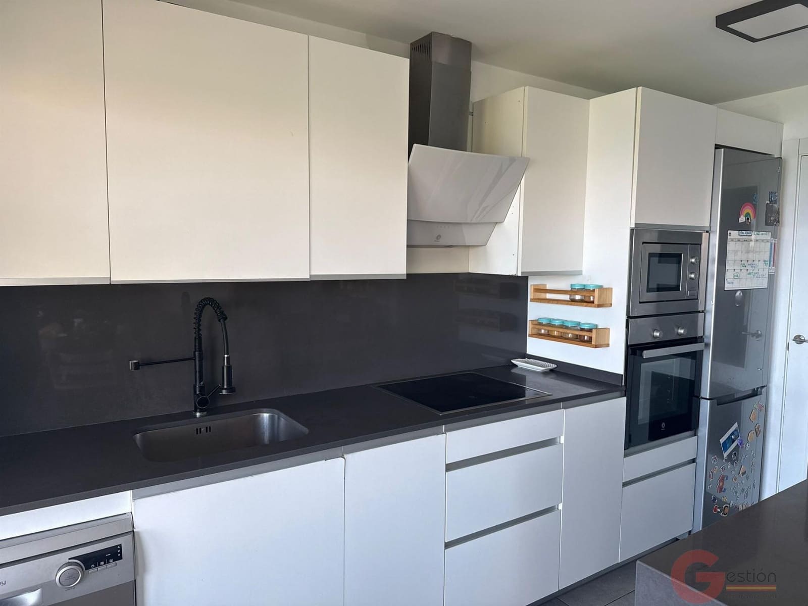 2 bedroom Flat for sale in Almunecar with pool garage - € 467,000 (Ref: 9826668)