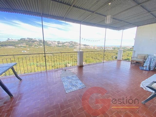 4 bedroom Villa for sale in Almunecar with garage - € 955,000 (Ref: 9827166)