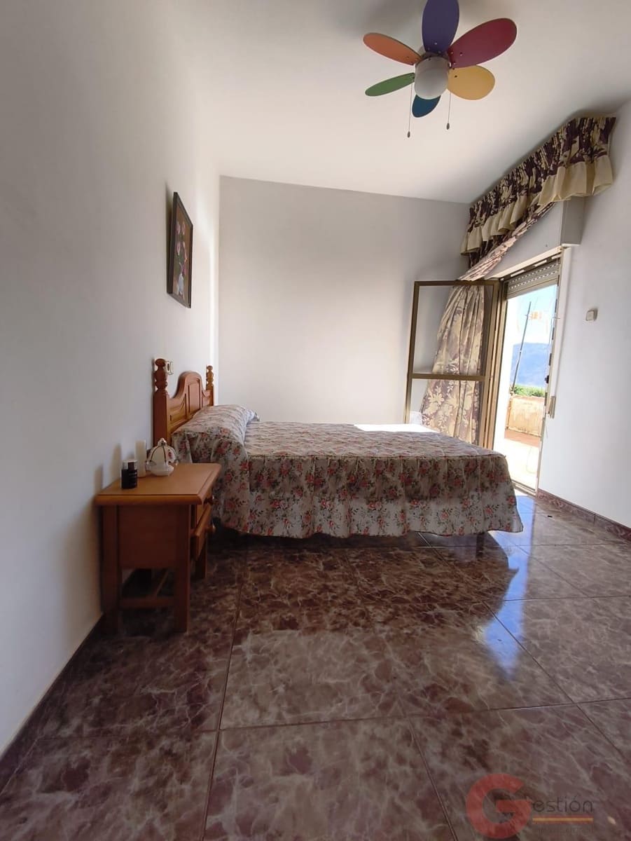 6 slaapkamer Villa te koop in Castell de Ferro met zwembad - € 230.000 (Ref: 9854646)