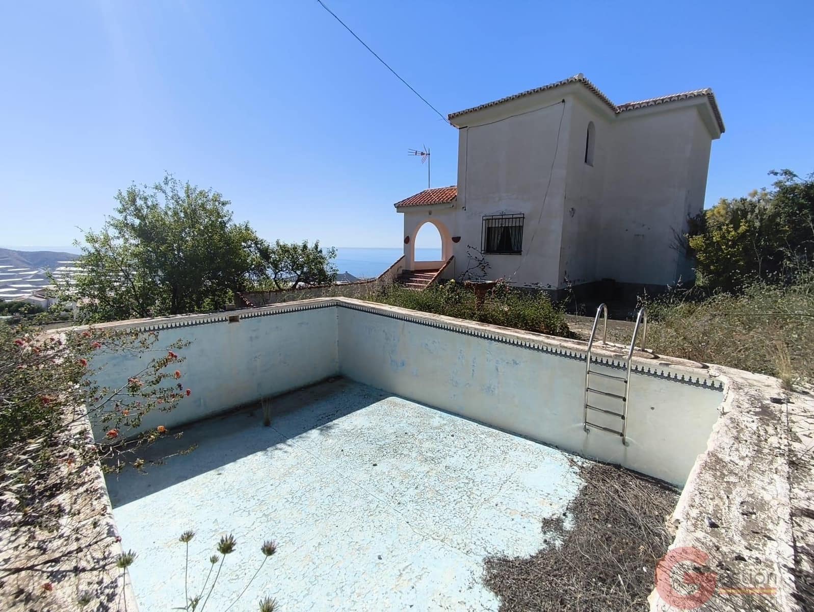 6 slaapkamer Villa te koop in Castell de Ferro met zwembad - € 230.000 (Ref: 9854646)