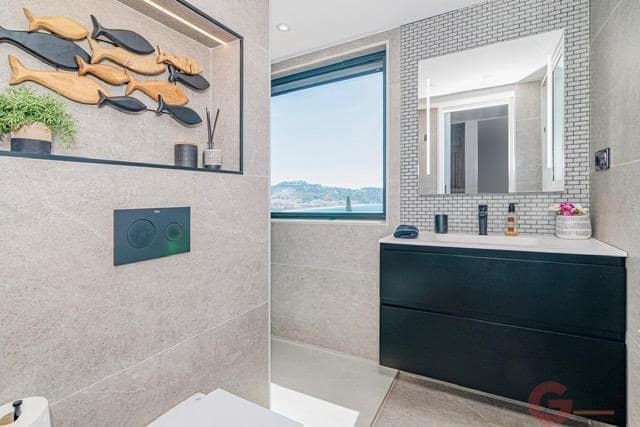 4 bedroom Villa for sale in La Herradura with pool garage - € 1,010,000 (Ref: 9857650)