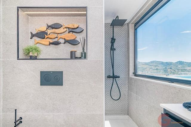 4 bedroom Villa for sale in La Herradura with pool garage - € 1,010,000 (Ref: 9857650)