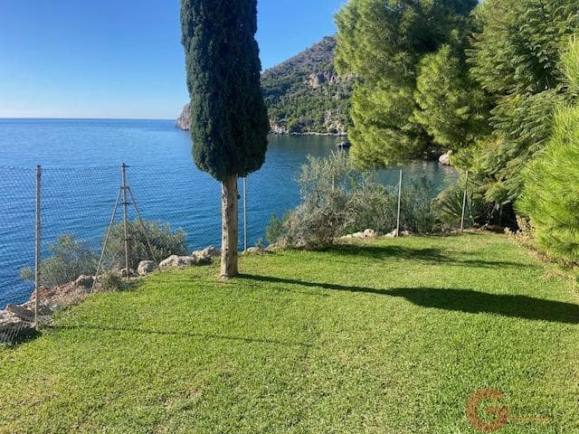 4 bedroom Villa for sale in La Herradura with pool garage - € 1,010,000 (Ref: 9857650)