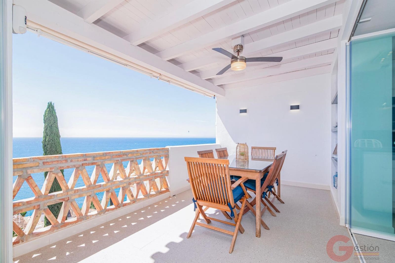 4 bedroom Villa for sale in La Herradura with pool garage - € 1,010,000 (Ref: 9857650)