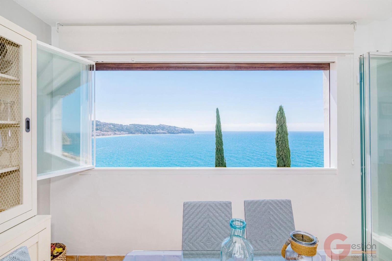 4 bedroom Villa for sale in La Herradura with pool garage - € 1,010,000 (Ref: 9857650)