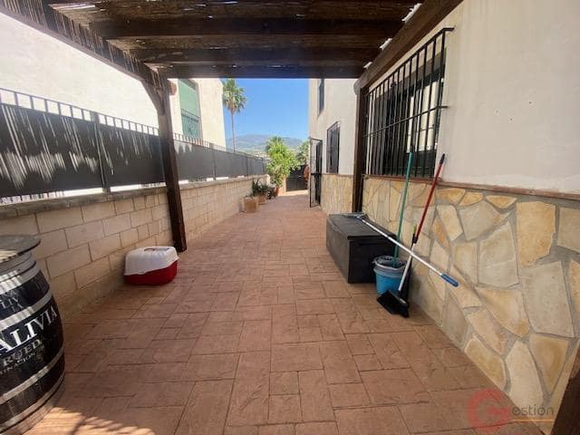 3 bedroom Villa for sale in Puente de Don Manuel with pool garage - € 303,000 (Ref: 9863864)