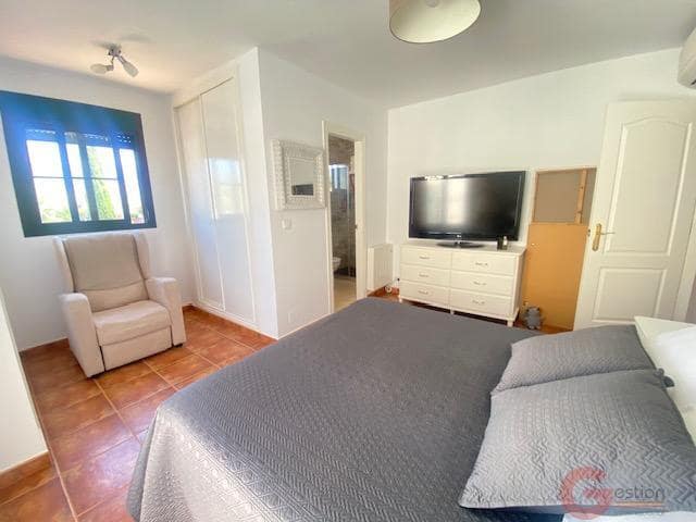 3 bedroom Villa for sale in Puente de Don Manuel with pool garage - € 303,000 (Ref: 9863864)