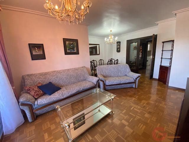 4 bedroom Flat for sale in Valladolid city with garage - € 255,000 (Ref: 9865305)