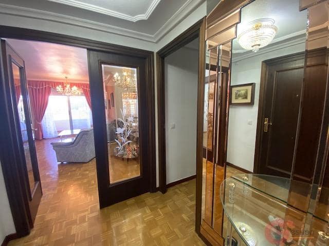 4 bedroom Flat for sale in Valladolid city with garage - € 255,000 (Ref: 9865305)