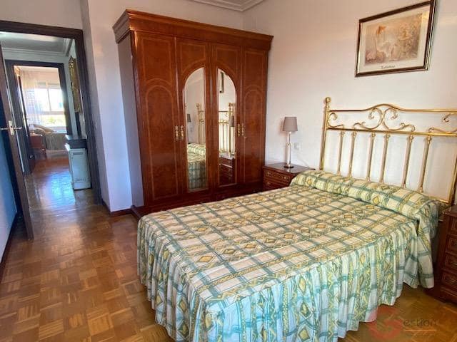 4 bedroom Flat for sale in Valladolid city with garage - € 255,000 (Ref: 9865305)