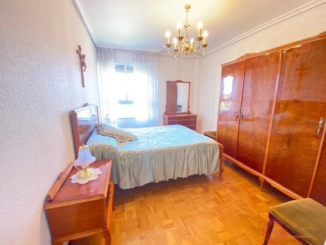 4 bedroom Flat for sale in Valladolid city with garage - € 255,000 (Ref: 9865305)