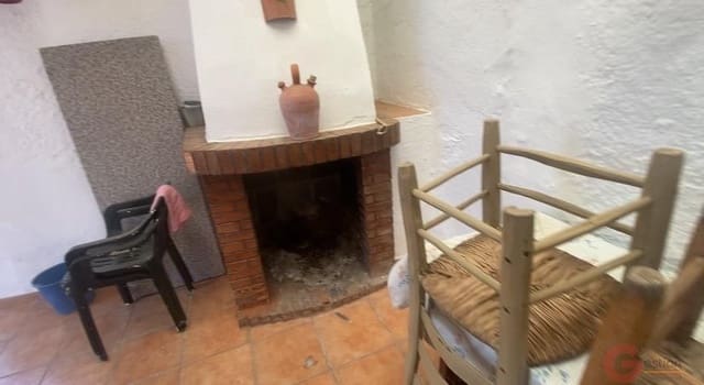 7 soveværelse Finca/Landehus til salg i Comares med garage - € 325.000 (Ref: 9875432)