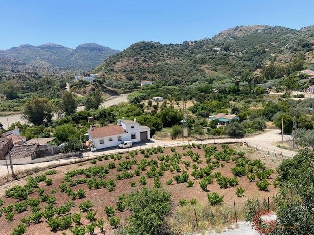 7 soveværelse Finca/Landehus til salg i Comares med garage - € 325.000 (Ref: 9875432)