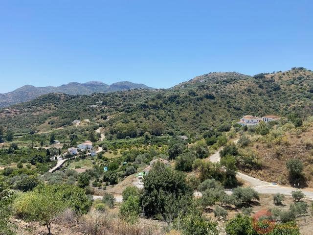 3 chambre Finca/Maison de Campagne à vendre à Comares - 120 000 € (Ref: 9875433)