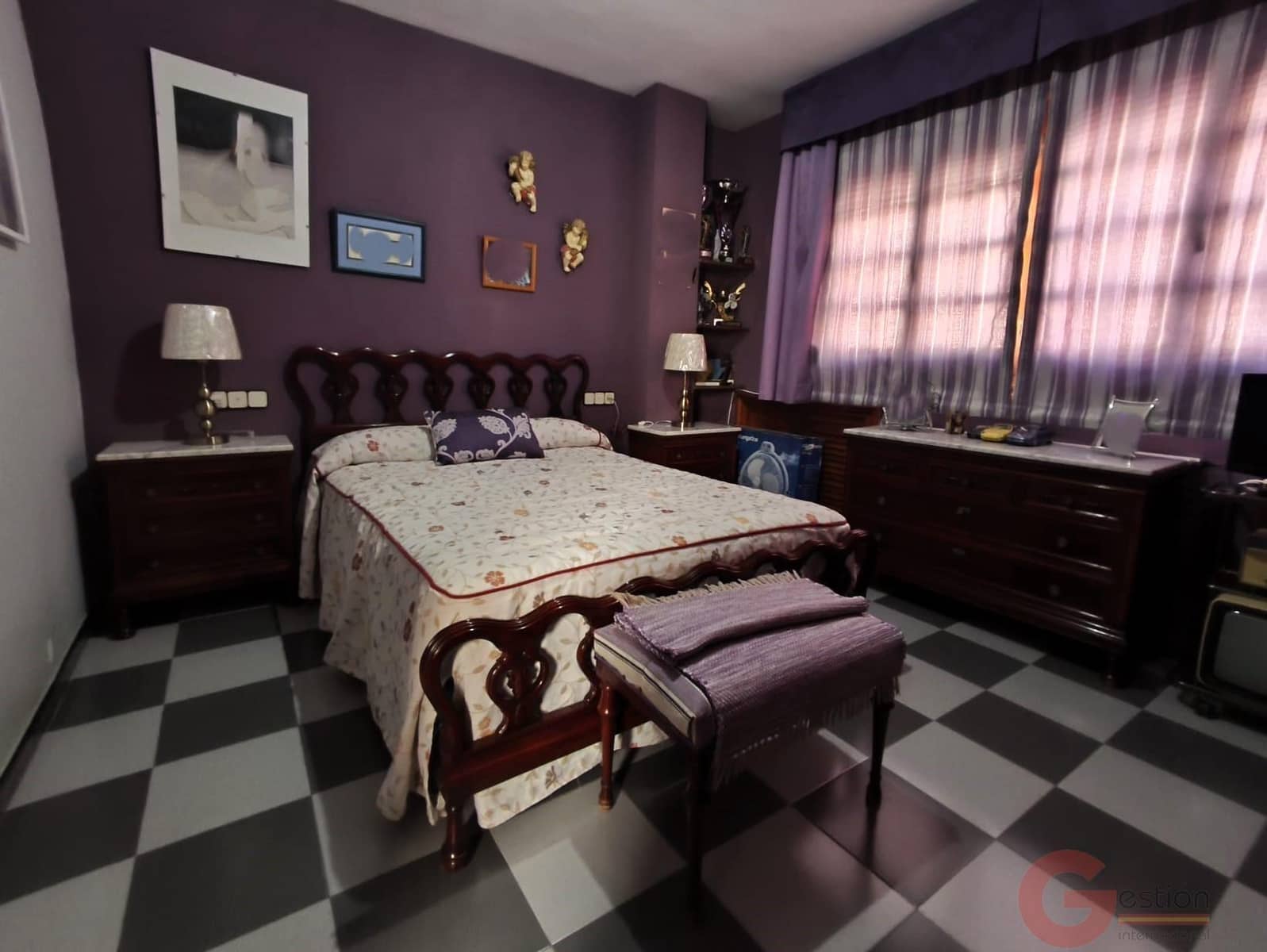 Chalet de 5 habitaciones en Motril en venta con garaje - 297.000 € (Ref: 9884928)