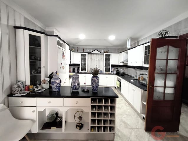 5 Zimmer Villa zu verkaufen in Motril mit Garage - 297.000 € (Ref: 9884928)