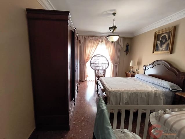 5 Zimmer Villa zu verkaufen in Motril mit Garage - 297.000 € (Ref: 9884928)