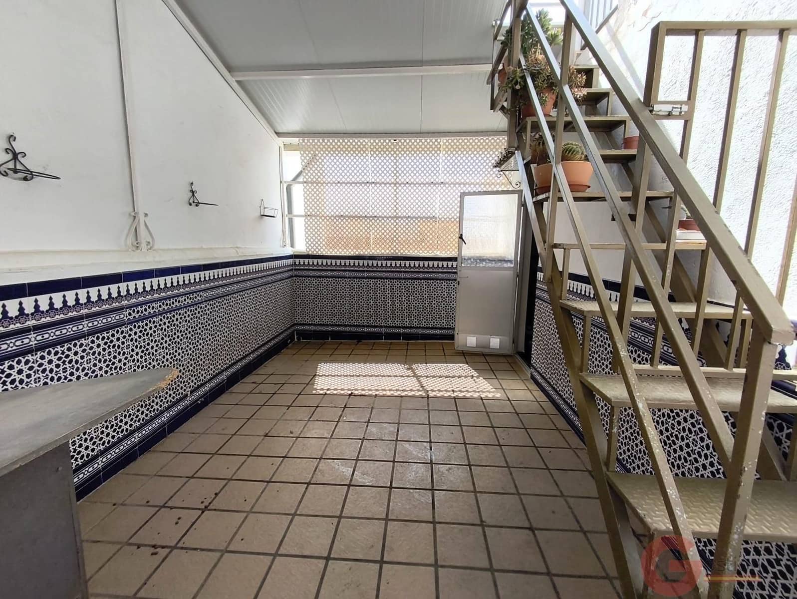 Chalet de 5 habitaciones en Motril en venta con garaje - 297.000 € (Ref: 9884928)