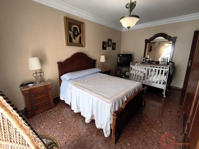 5 Zimmer Villa zu verkaufen in Motril mit Garage - 297.000 € (Ref: 9884928)