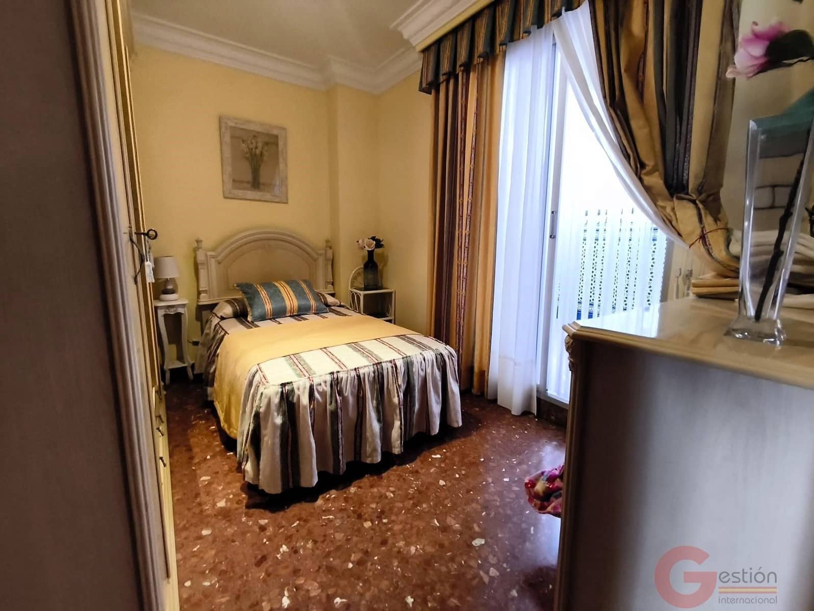 Chalet de 5 habitaciones en Motril en venta con garaje - 297.000 € (Ref: 9884928)