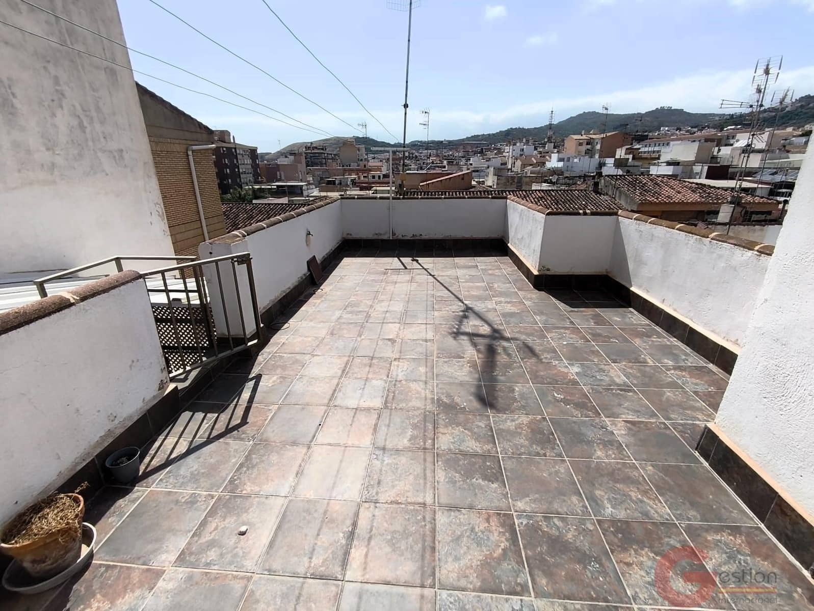 Chalet de 5 habitaciones en Motril en venta con garaje - 297.000 € (Ref: 9884928)