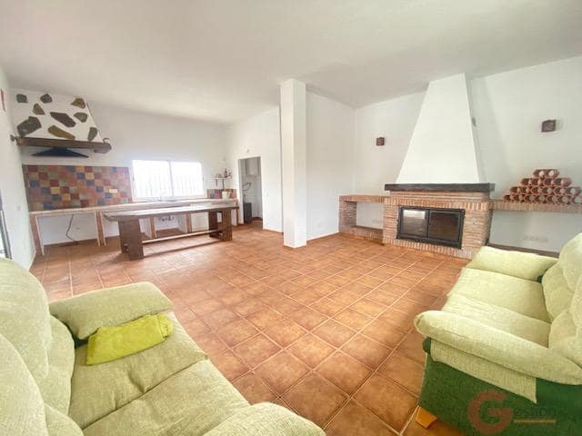 3 bedroom Finca/Country House for sale in Cútar - € 350,000 (Ref: 9895450)