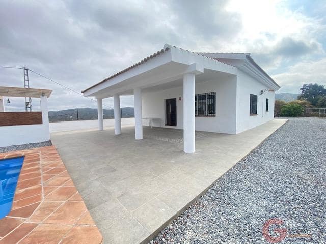 3 bedroom Finca/Country House for sale in Cutar with pool - € 350,000 (Ref: 9895450)