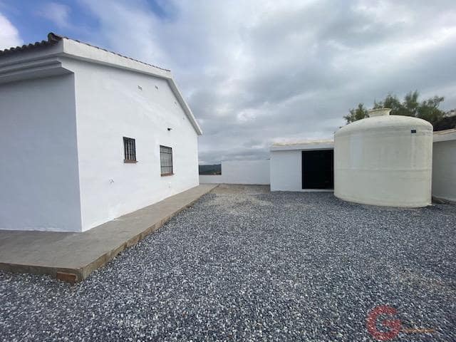 3 bedroom Finca/Country House for sale in Cutar with pool - € 350,000 (Ref: 9895450)