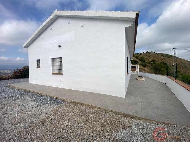 3 bedroom Finca/Country House for sale in Cutar with pool - € 350,000 (Ref: 9895450)