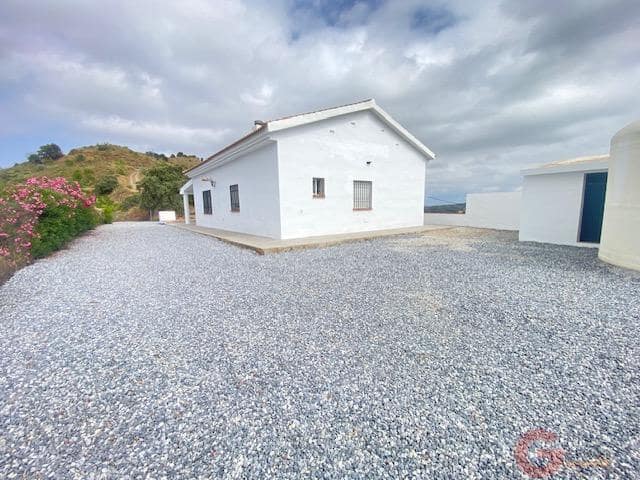 3 bedroom Finca/Country House for sale in Cutar with pool - € 350,000 (Ref: 9895450)