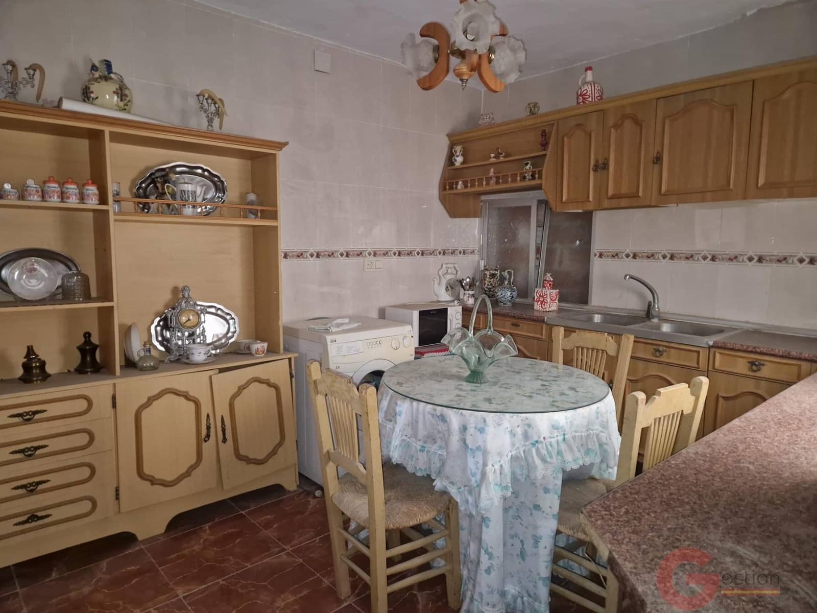 6 bedroom Villa for sale in Molvizar - € 199,500 (Ref: 9899994)