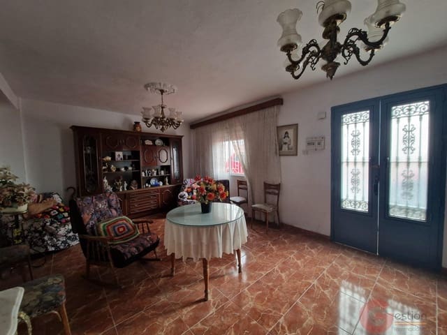 6 bedroom Villa for sale in Molvízar - € 199,500 (Ref: 9899994)