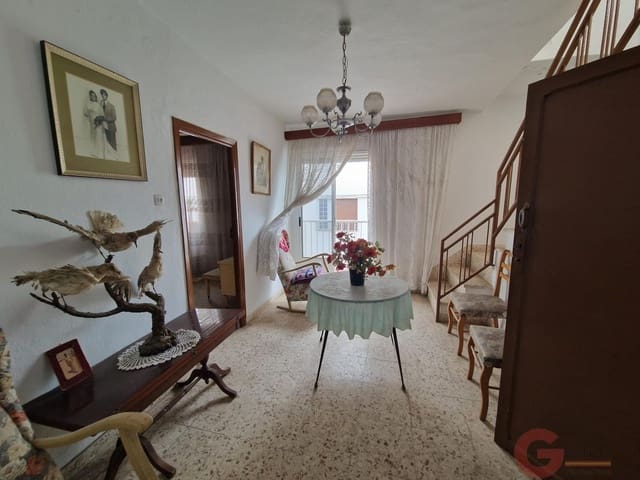 6 bedroom Villa for sale in Molvízar - € 199,500 (Ref: 9899994)