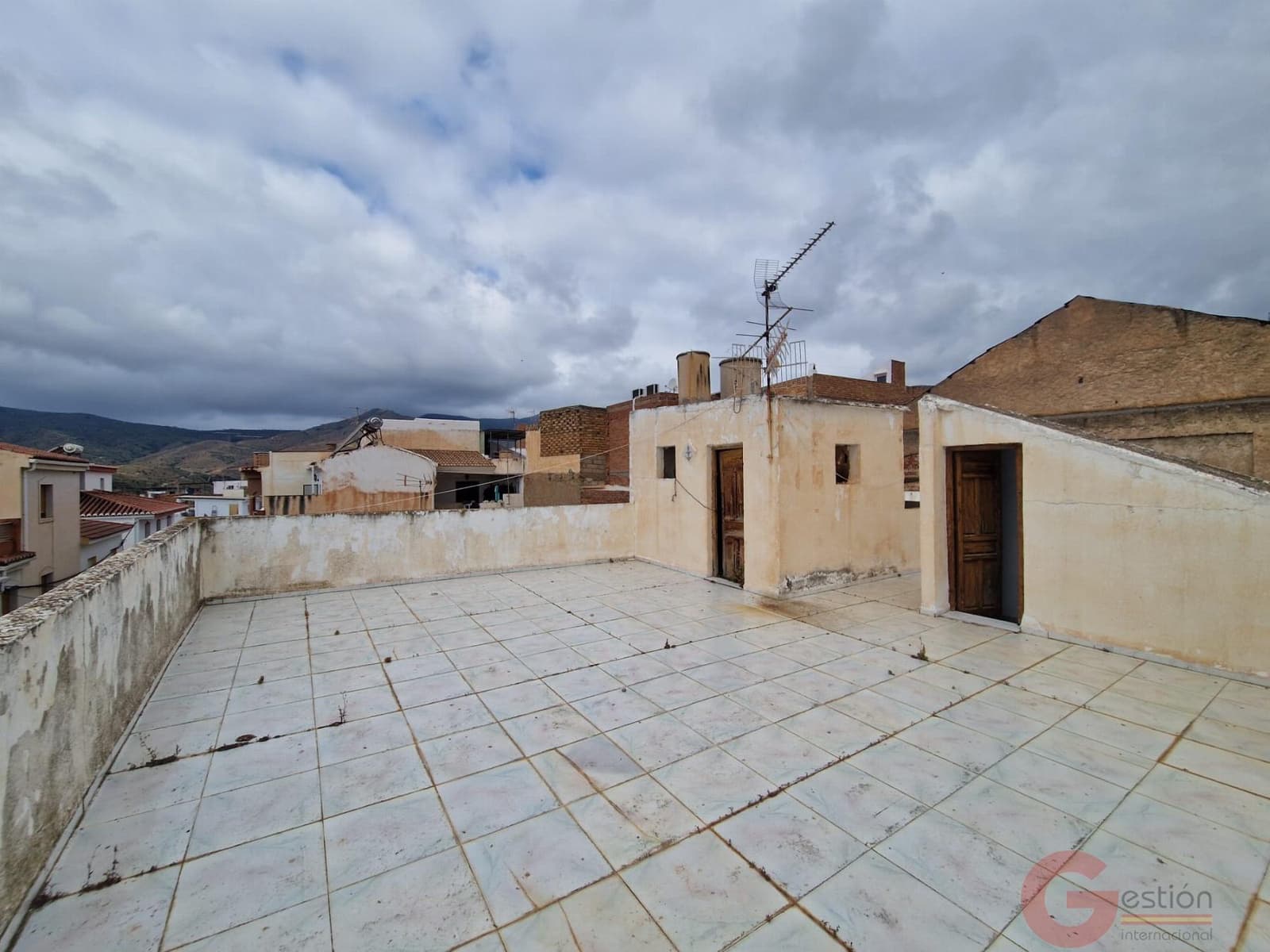 6 bedroom Villa for sale in Molvizar - € 199,500 (Ref: 9899994)