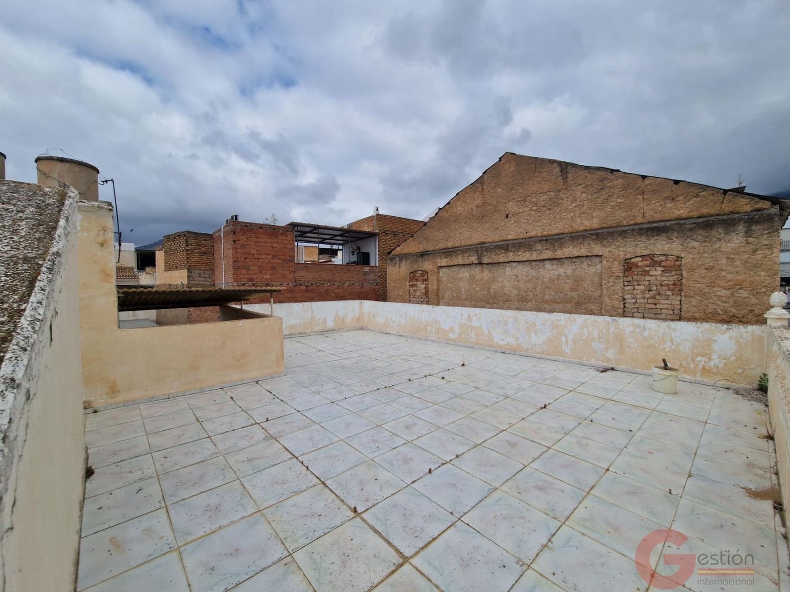 6 bedroom Villa for sale in Molvizar - € 199,500 (Ref: 9899994)