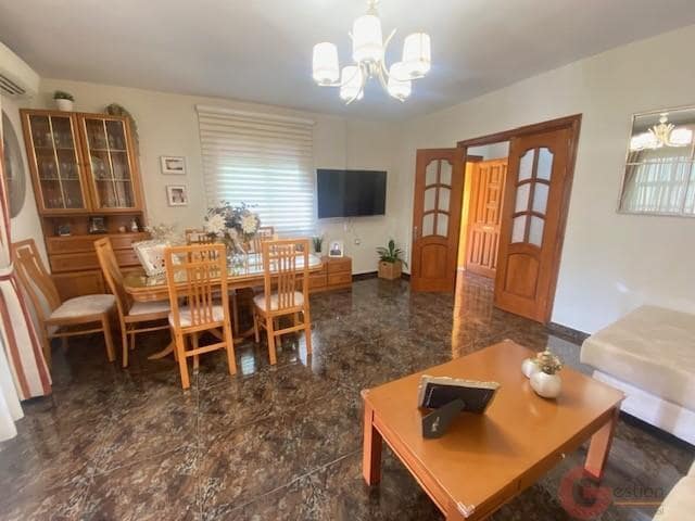 Villa til salgs i Cómpeta med garasje - € 405 000 (Ref: 9948005)