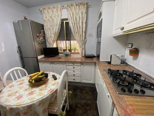 Villa til salgs i Cómpeta med garasje - € 405 000 (Ref: 9948005)