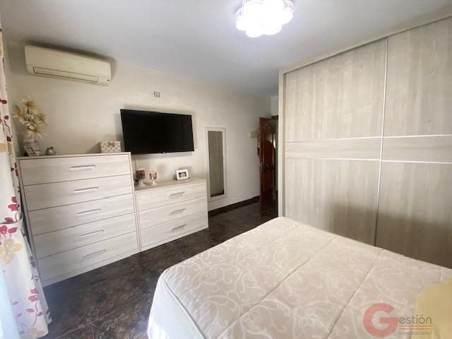 Villa til salgs i Competa med garasje - € 405 000 (Ref: 9948005)