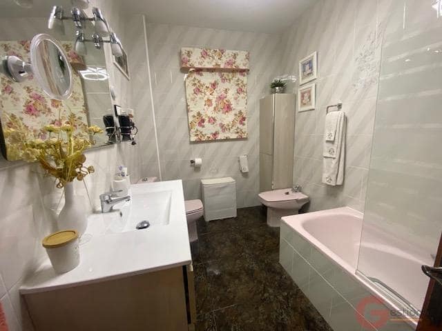 Villa til salgs i Competa med garasje - € 405 000 (Ref: 9948005)