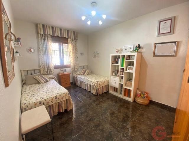 Villa til salgs i Competa med garasje - € 405 000 (Ref: 9948005)