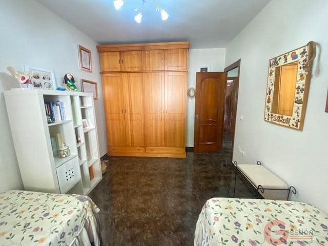 Villa til salgs i Competa med garasje - € 405 000 (Ref: 9948005)