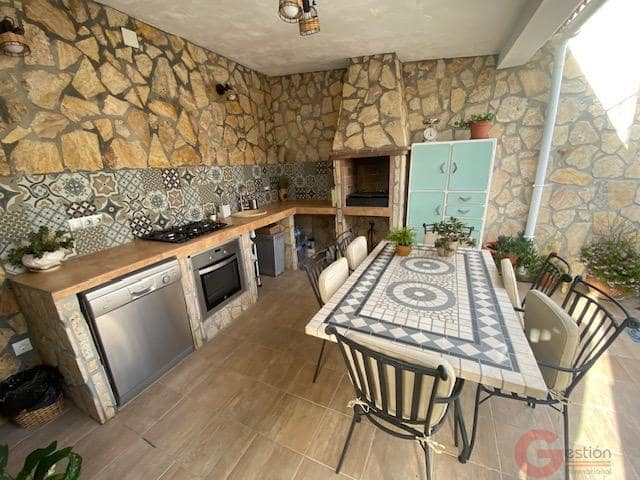 Villa til salgs i Competa med garasje - € 405 000 (Ref: 9948005)