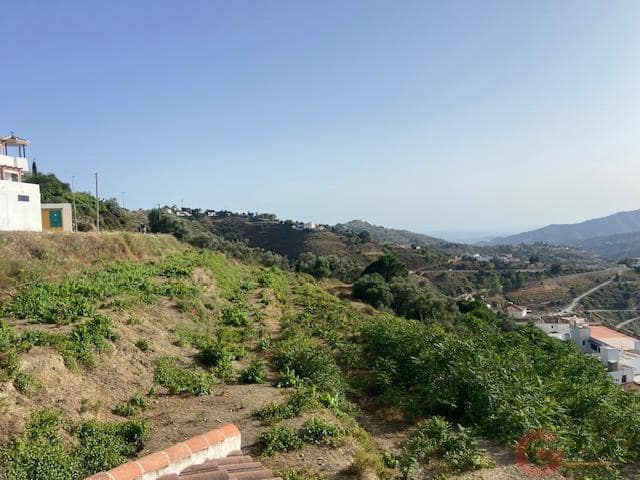 Villa til salgs i Competa med garasje - € 405 000 (Ref: 9948005)