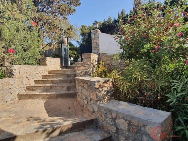 6 slaapkamer Villa te koop in La Herradura, Almuñécar met zwembad garage - € 930.000 (Ref: 9948930)