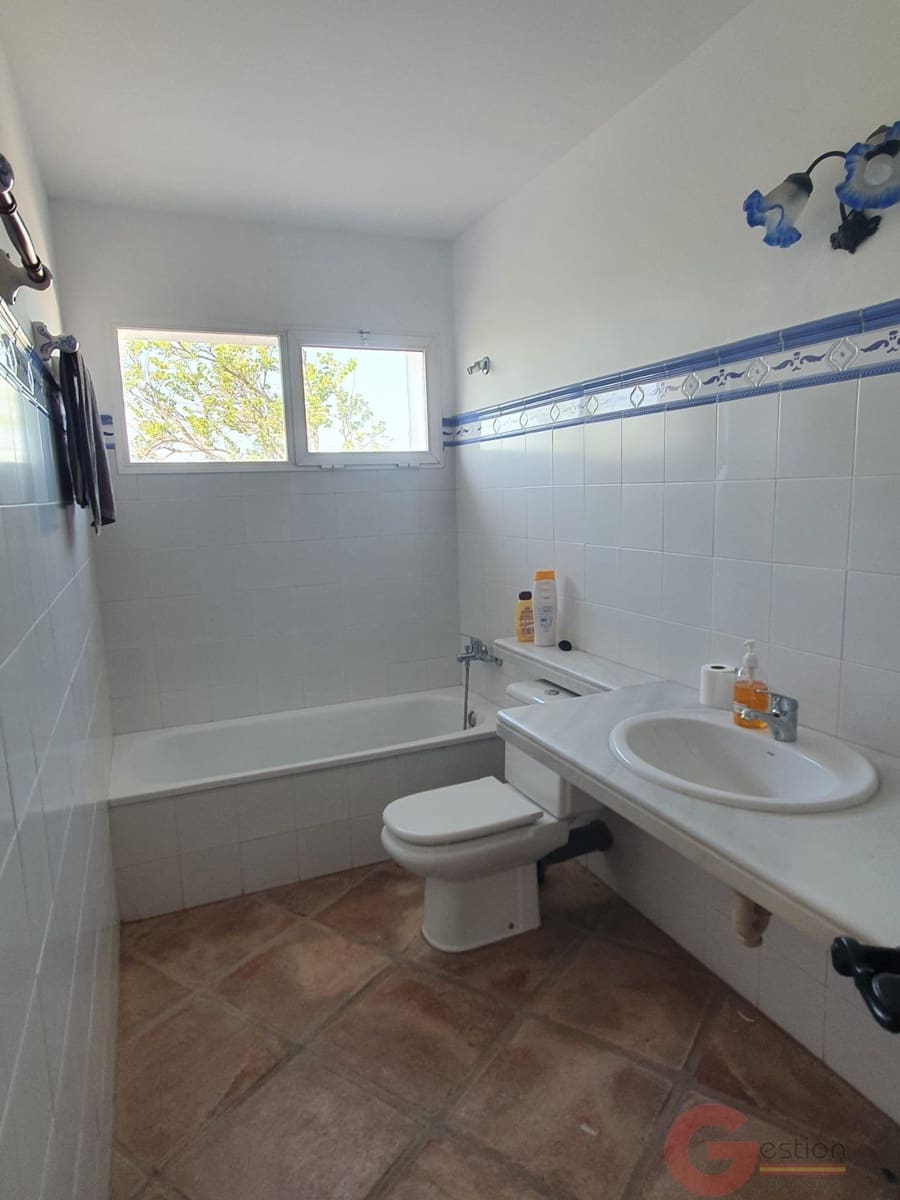 6 soveværelse Villa til salg i La Herradura med swimmingpool garage - € 930.000 (Ref: 9948930)
